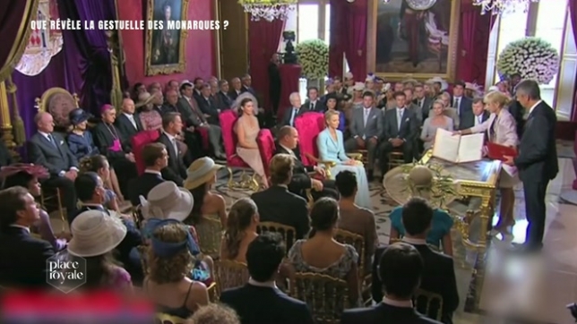 Peut-on deviner ce qu'une altesse royale pense rien qu’à son regard ou à son attitude ? Habituellement, les monarques se doivent d'être neutres, et pourtant, leurs gestes trahissent parfois leur personnalité. Retour sur la communication non-verbale de certains monarques.