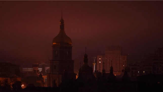 Nuit de terreur en Ukraine: 12 personnes, dont des enfants, tuées lors d'une nouvelle attaque russe