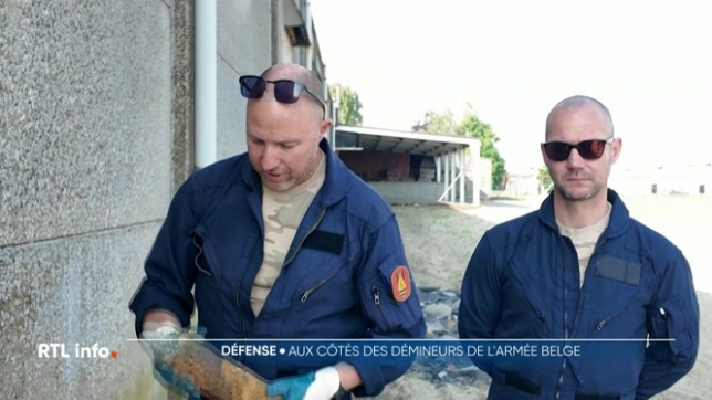 Des bombes et des munitions datant de la guerre 14-18 et de la guerre 40-45 sont régulièrement découvertes au hasard de chantiers ou encore dans les champs par les agriculteurs. Des spécialistes de l'armée belge répondent à plus de 2.000 demandes d'intervention par an. Rencontres.