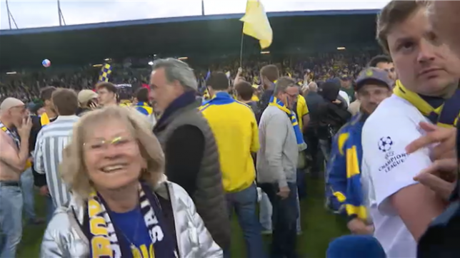 Serge, des bisous !: les fans de l'Union s'éclatent après le titre de leur équipe