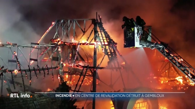 Un violent incendie a détruit un centre de revalidation à Mazy, dans la commune de Gembloux. L'établissement accueille en journée des personnes victimes de lésions cérébrales. Le bâtiment était vide au moment des faits. Les causes de l'incendie restent inconnues.