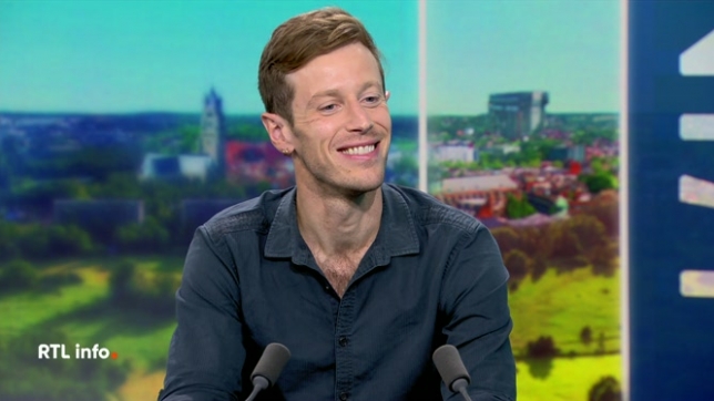 Le Cirque du Soleil revient en Belgique avec Alegria : Un nouveau jour à Brussels Expo du 12/09 au 02/11. Le spectacle revisite un classique de 1994. L'artiste Ghislain Ramage présente la roue Cyr, incarnant un désir de changement dans un royaume en quête de renouveau.