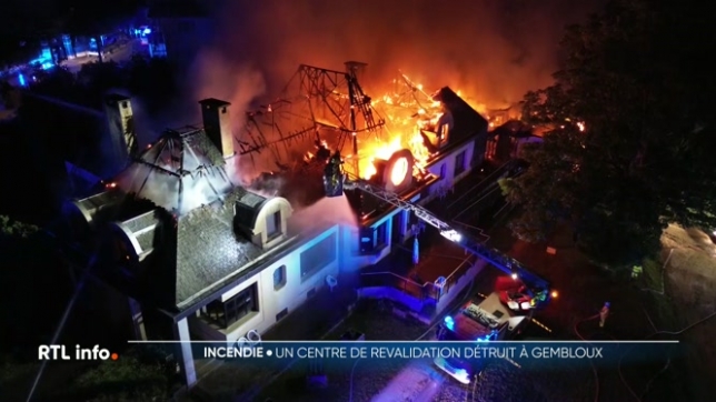 Un violent incendie a détruit un centre de revalidation à Mazy, dans la commune de Gembloux. L'établissement accueille en journée des personnes victimes de lésions cérébrales. Le bâtiment était vide au moment des faits. Les causes de l'incendie restent inconnues.