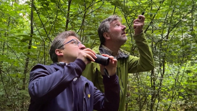 Gilles Foret et Thomas Halford dans le bois de Wandre à Liège