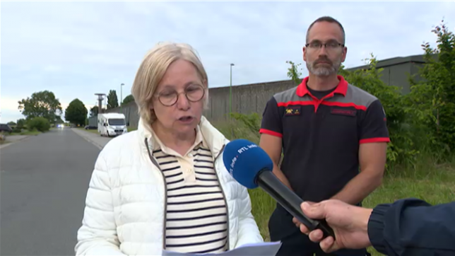 Un pompirer est décédé et trois autres ont été blessés dans un incendie qui s'est déclaré à la prison de Lantin jeudi soir. La bourgmestre donne plus d'informations.