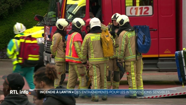 L'incendie de la prison de Lantin qui a coûté la vie à un pompier et en a blessé trois autres souligne la dangerosité du métier, surtout en milieux difficiles. Des protocoles sont en place pour mieux les préparer à intervenir dans ces milieux périlleux, mais cela suffit-il vraiment ?