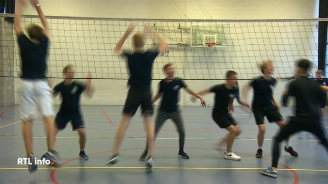 Le nombre d'étudiants inscrits dans les formations en éducation physique en Haute Ecole a diminué de 30 % en 6 ans. Les causes sont liées à la réforme de la formation, mais aussi une image parfois négative du professeur d'éducation physique.