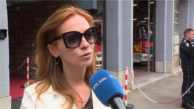 « Ça fait chaud au cœur » : l’épouse du pompier décédé en intervention à la prison de Lantin réagit aux hommages.