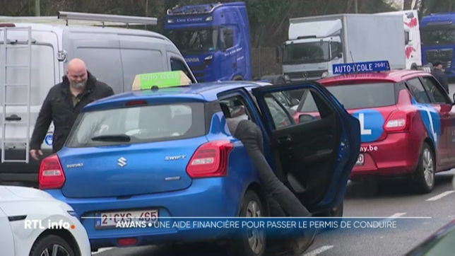 Passer son permis de conduire est devenu un véritable parcours du combattant pour ceux qui disposent de peu de moyens. À Awans, la Commune a décidé d’alléger l’addition. L'objectif est d'aider les jeunes et les demandeurs d’emploi à passer le permis théorique sans y laisser leur portefeuille.