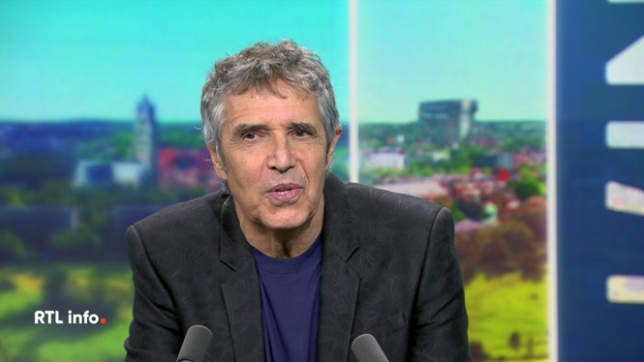 Julien Clerc rêvait de faire une grande et longue carrière quand il était ado. Résultat : il fêtera ses 80 ans sur la scène de Forest National en 2027 ! Il nous présente aujourd’hui son nouvel album qui s’appelle “Une vie”.