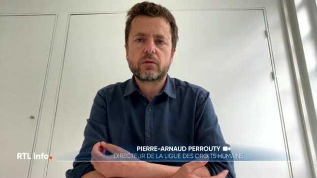 La mort d’un ado circulant à trottinette électrique, percuté par une voiture de police, soulève des questions sur la formation des policiers et sur la nécessité d'entamer une course poursuite pour ce genre d'infraction. L’avis de Pierre-Arnaud Perrouty, directeur de la Ligue des Droits humains.