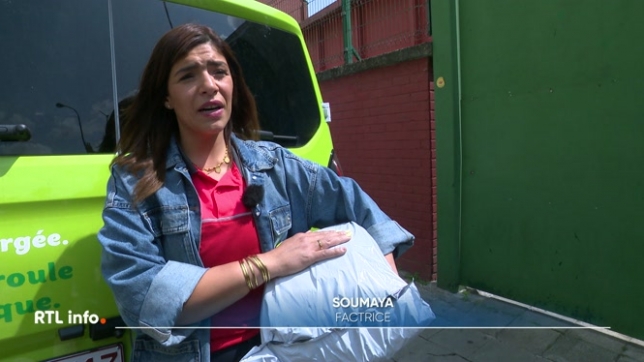 Une étude dévoilée ce 3 juin au Parlement européen dresse un état des lieux alarmant de la précarité menstruelle sur le continent. En Belgique, trois femmes sur dix y sont confrontées. Rencontre avec une factrice, qui n'a pas toujours des toilettes à disposition durant son travail.