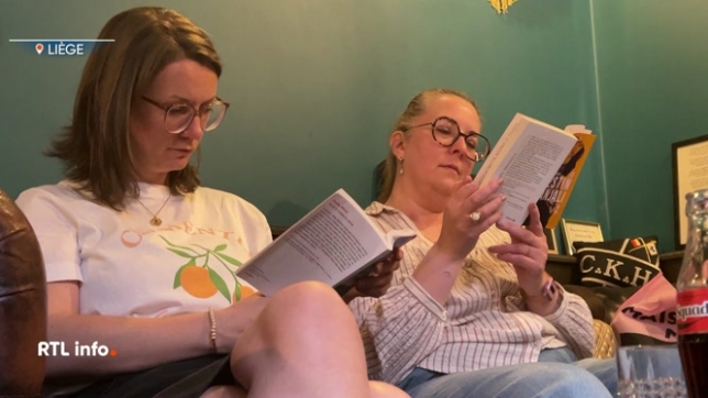 A Liège, les clubs de lecture rassemblent de plus en plus de monde. Les lecteurs se retrouvent, pour des moments de partage, dans des lieux calmes et inspirants. Objectif : se reconnecter à soi, et retrouver le plaisir de lire.