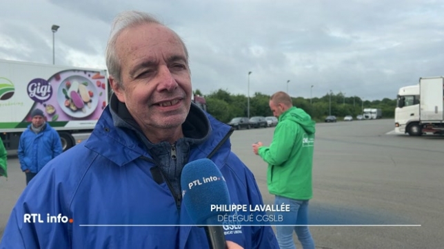 Les syndicats des magasins Lidl ont bloqué les dépôts, ce matin, afin de dénoncer le manque de personnel et la charge de travail. Les blocages ont été levés mais le personnel attend un plan concret de la part de la direction.