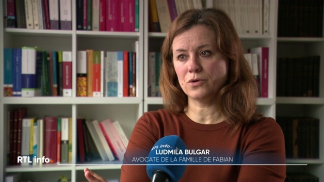 Plusieurs enquêtes ont été ouvertes pour faire toute la lumière sur les circonstances de la mort du petit garçon dans le parc Elisabeth, à Ganshoren. L'avocate des parents de Fabian, Ludmila Bulgar, a confié que ceux-ci sont meurtris mais ont confiance en la justice.