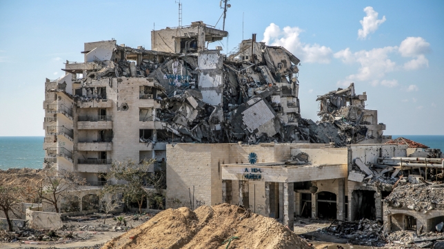 Les restes de l’hotel Al-Mashtal à Gaza Ville, le 3 février 2024 après un bombardement israélien.