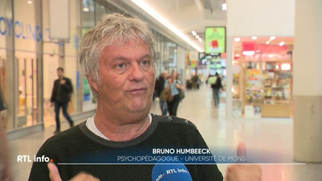 Dès la rentrée prochaines, l'usage récréatif des smartphones sera interdit pour tous les élèves, de la maternelle à la 6e secondaire, en Wallonie et à Bruxelles. Le but est d'améliorer la concentration et de prévenir le cyberharcèlement. Des écoles ont anticipé la règle.