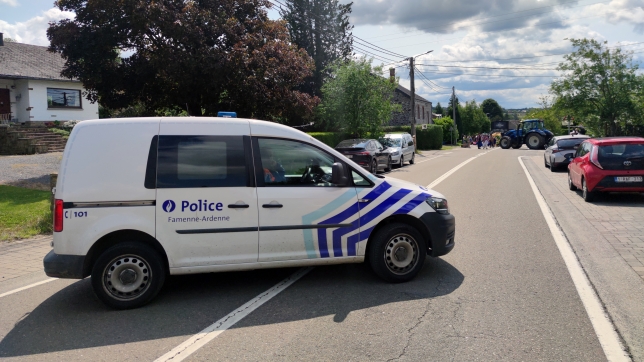 Une procession a lieu à Forrieres, Nassogne, le jour de la Pentecôte, le dimanche 08 juin 2025.
