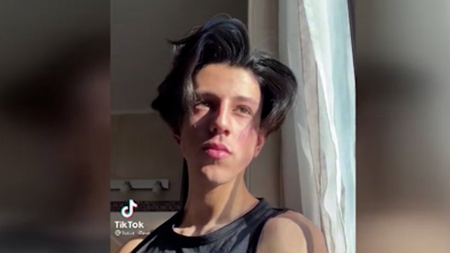 PROCES TIK TOK.00_02_40_05.Still002.jpg