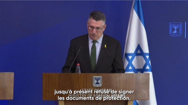 Tôt lundi matin, le Selfie Yacht, un coup de pub, a été ramené sans encombre sur les côtes israéliennes par Tsahal. Greta, persona non grata, a reçu de la nourriture et un bon traitement, déclare le ministre israélien des Affaires étrangères, Gideon Saar, lors d'une conférence de presse à Jérusalem. Le chef de la diplomatie israélienne a qualifié le bateau d'aide pour Gaza de stratagème ridicule.