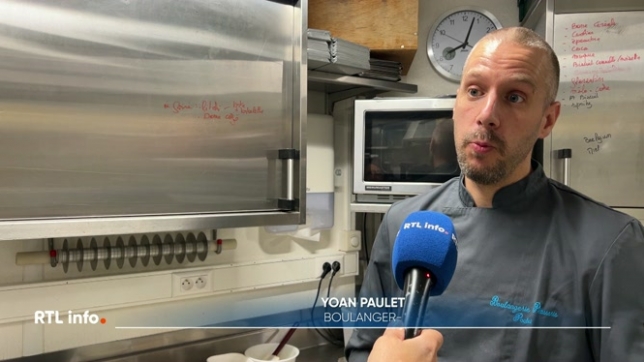 Yoan Paulet récupère des pains et des baguettes invendues qu'il fait sécher et toaster pour les trasnformer en chapelure et réaliser le phénix. Une solution écologique mais par forcément économique car il demande plus de travail. Les clients apprécient ce pain anti-gaspi.