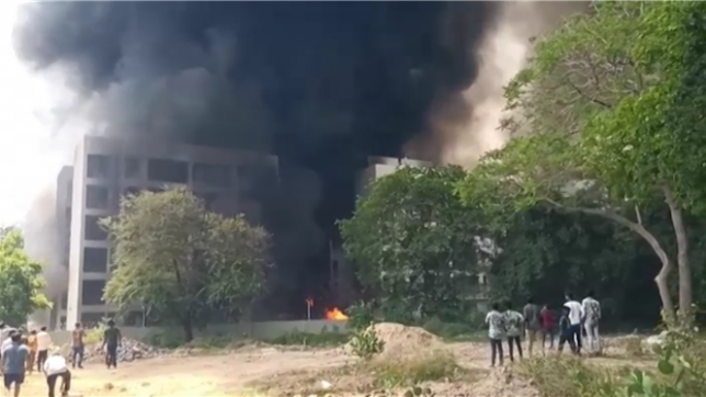 Crash d'un avion en Inde: 242 passagers à bord, aucun survivant a priori