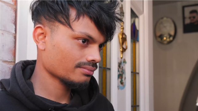 Un avion s'est écrasé en Inde juste après son décollage. Les deux frères de Nayankumar Ramesh étaient à bord. L'un d'eux est le seul survivant de ce crash.