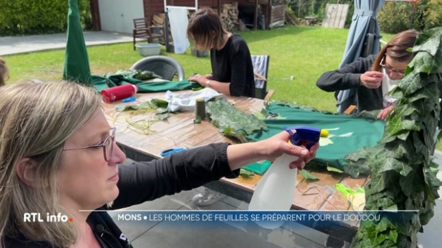 Ce sera le point d'orgue ce dimanche des festivités du Doudou, avec la procession du Car d'or le matin dans les rues de Mons, et le combat dit Lumeçon sur la Grand’Place. Parmi les acteurs de ce combat, il y a les 8 hommes de feuilles, les véritables gardiens de la queue du dragon.