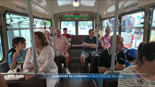 L'autobus fête tout le week-end son 100e anniversaire. L'occasion de voir circuler de nombreux ancêtres dans la capitale et de nous replonger dans l'histoire d'un véhicule qui fait partie de notre paysage et qui a marqué plusieurs générations.