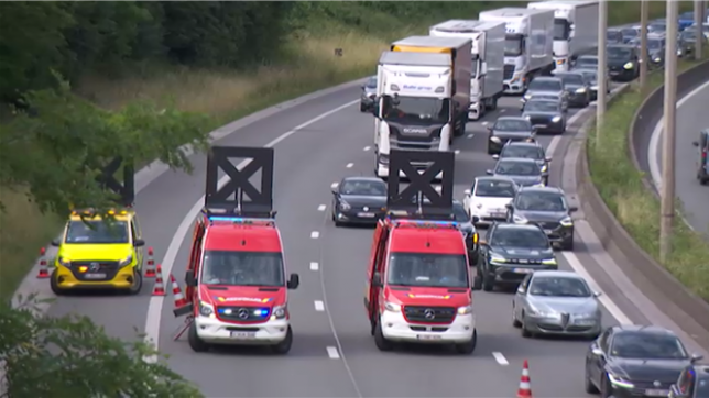 Une voiture avec cinq occupants s’est écrasée contre un pilier du pont à Wezembeek-Oppem ce dimanche matin, blessant les cinq occupants du véhicule.