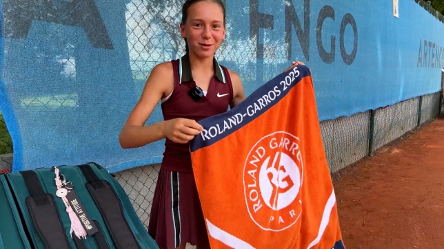 Artemis Anastasiadis a gardé précieusement tous les souvenirs rapportés de Roland-Garros.