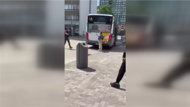 Un mort et deux blessés dans une attaque au couteau dans un bus De Lijn à Anvers