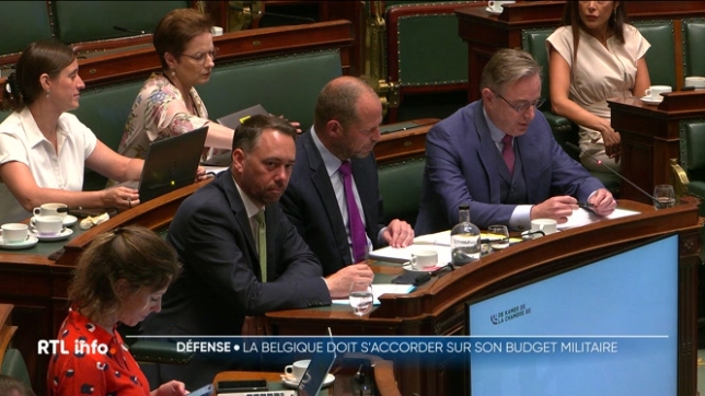 Un sommet de l'OTAN a lieu la semaine prochaine au sujet du budget que chaque pays membre consacre à la défense. Le but est d'investir 5% du PIB mais la Belgique atteint seulement péniblement 2% cette année. Les ministres belges concernés ont évoqué ce sujet au Parlement.