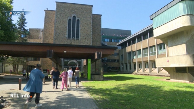 Au lendemain de l'incendie dans la partie polyclinique de l'hôpital de Mont-Godinne, l'ensemble des consultations, des opérations et traitements a repris normalement. Seule exception, les interventions de la cataracte.