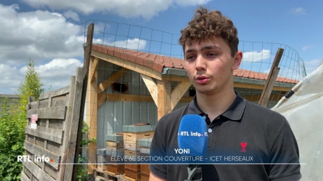 Le nouveau projet citoyen du quartier de l'Epinette, à Herseaux, a permis l'installation d'un rucher dans les potagers urbains, cultivés sur un ancien site industriel qui était à l'abandon.