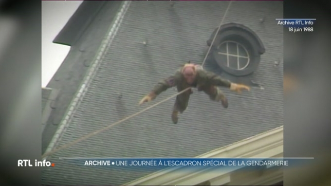 L'archive du jour date de 1988, avec les journées portes ouvertes de l'escadron spécial d'intervention de la gendarmerie.
