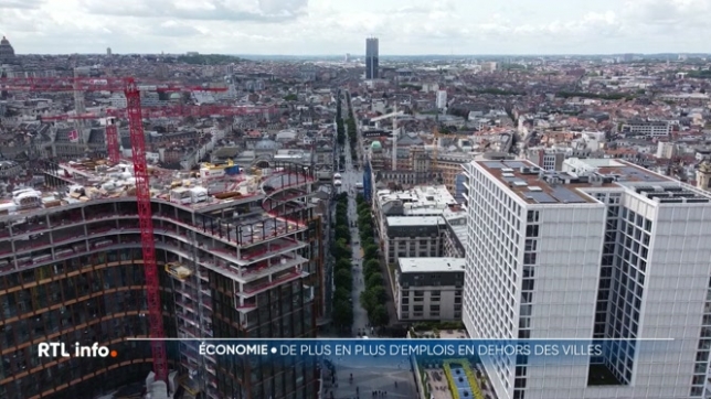 Les zonings industriels rencontrent de plus en plus de succès auprès des entreprises qui préfèrent quitter les villes. Ce qui fait que de nombreux emplois se délocalisent en périphérie des agglomérations. C'est une tendance qui a évidemment des avantages, mais aussi des inconvénients.