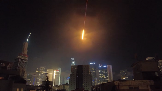 Les États-Unis ont frappé trois sites nucléaires iraniens, rejoignant Israël dans la guerre contre Téhéran. Trump parle d'une opération historique. Netanyahu le remercie.