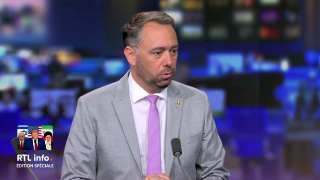 Invité du RTL info 13H, le ministre belge des Affaires Etrangères Maxime Prévot commente la situation tendue au Proche et au Moyen-Orient quelques heures après l'intervention militaire américaine contre 3 sites nucléaires en Iran.
