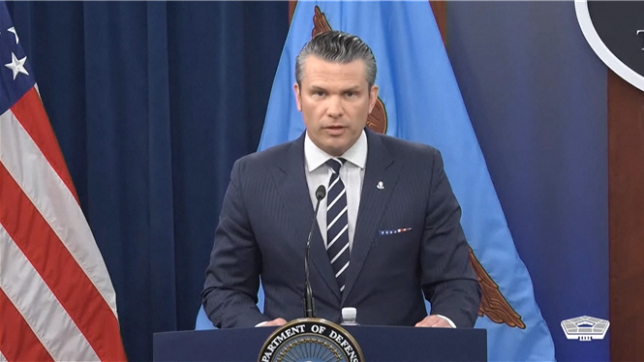 Le chef de la défense américaine affirme que les frappes sur l'Iran ordonnées par le président Donald Trump dans la nuit ont dévasté le programme nucléaire iranien et déclare que l'opération n'a pas visé les troupes ou le peuple iranien.