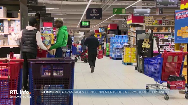 Une réunion importante est prévue lundi au sein du groupe Carrefour. Direction et syndicats se retrouvent pour aborder le délicat dossier de l'ouverture le dimanche. Des magasins Carrefour franchisés ouvrent déjà le dimanche. Mais qu'en pensent les commerçants et les clients qui les fréquentent ?