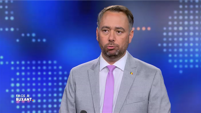 Martin Buxant reçoit chaque dimanche une personnalité publique ou politique qui fait l'actualité.