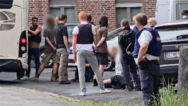 Des activistes de la campagne Stop Arming Israel ont bloqué lundi matin les sites des entreprises d'armement Syensqo, à Bruxelles, et OIP-Elbit à Tournai, qu'ils accusent d'être complices du génocide et du projet colonial d'Israël à Gaza.