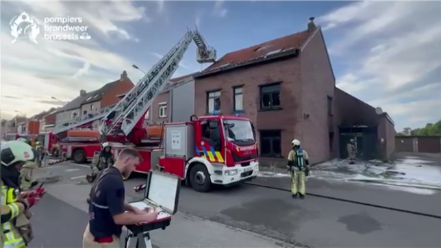 Un violent incendie s’est déclaré dimanche soir dans une maison unifamiliale située avenue du Péage à Woluwe-Saint-Lambert.