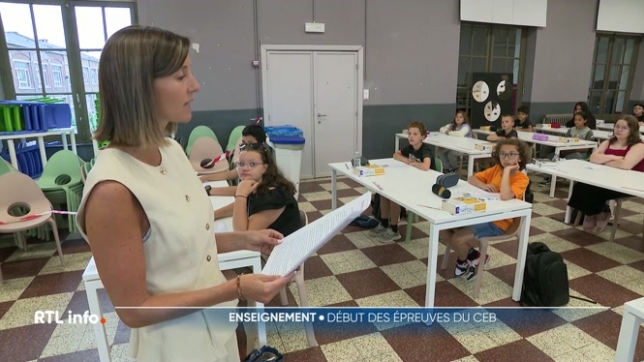 Ce lundi 23 juin marque le début du certificat d'études de base dans l’enseignement de la Fédération Wallonie-Bruxelles qui mobilise 60 000 élèves de 6e primaire. Les épreuves se déroulent chaque matin de la semaine, sauf mercredi, dans une atmosphère aussi apaisée que possible. Reportage à Jumet.