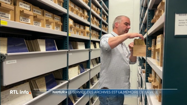 Souvent méconnu au sein des administrations communales mais indispensable, le service des archives de la Ville de Namur fête ses 20 ans cette année. Il emploie cinq personnes. Visite guidée.