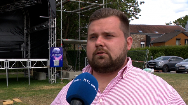 Hugo Briscot, président Jeunesse Polinoise, devant la scène de son festival