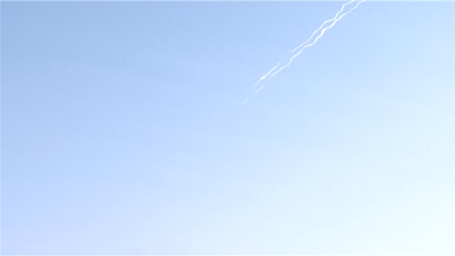 Suite à l'annonce par Donald Trump d'un cessez-le-feu entre l'Iran et Israël, le calme semble n'être revenu que très brièvement. Les deux pays s'accusent déjà d'avoir rompu la trève et promettent de nouvelles frappes.