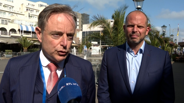 Bart De Wever, Premier ministre et Théo Francken, ministre de la Défense
