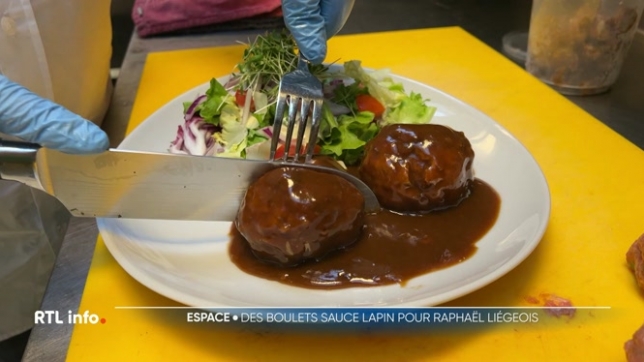 L'astronaute belge Raphaël Liégeois rejoindra bientôt la Station Spatiale Internationale. Il peut emporter deux plats de la gastronomie belge dans ses valises. Son choix : des boulets à la liégeoise et des chicons au gratin. Le chef du restaurant L'Amirauté à Tilff a été chargé d'adapter le plat.